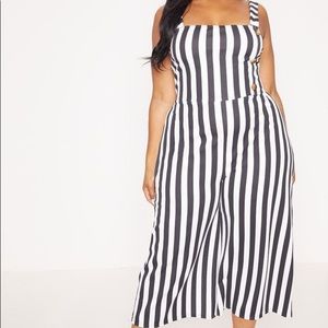 Pin stripped jumpsuit sz. 20